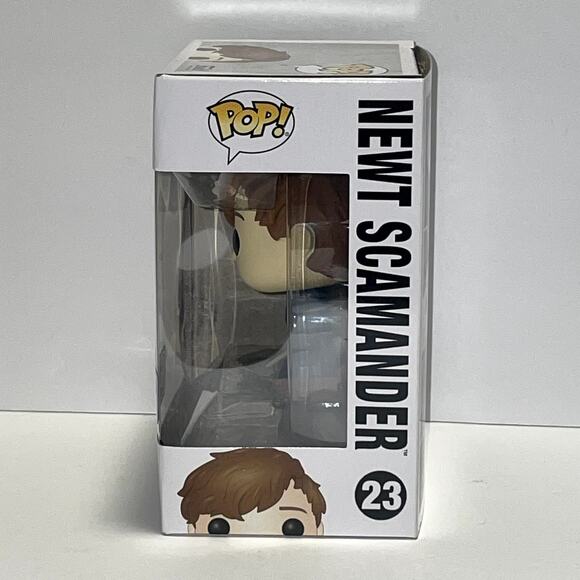 Funko Pop Newt Scamander Barnes and Noble Exclusive Crimes of Grindlewald 23 - Picture 2 of 6